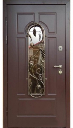 Входная металлическая дверь в загородный дом