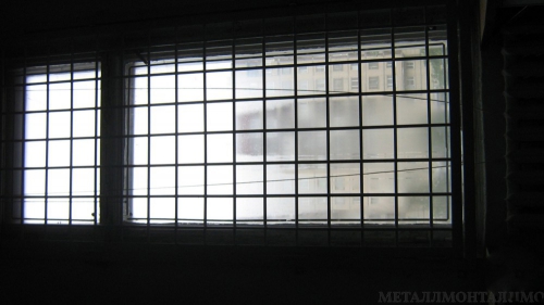 Металлические решетки для окон и дверей 104